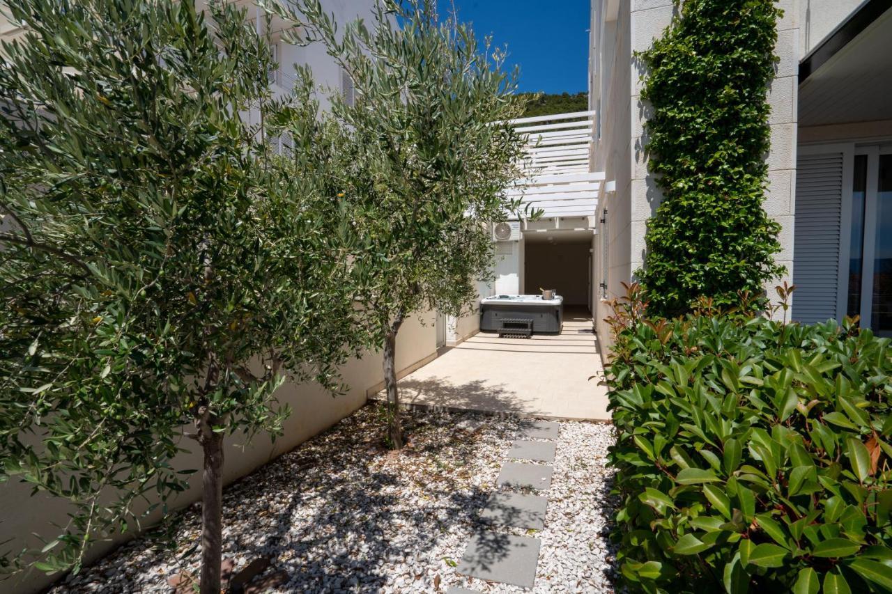 Apartments Villa Azzurra ボル エクステリア 写真