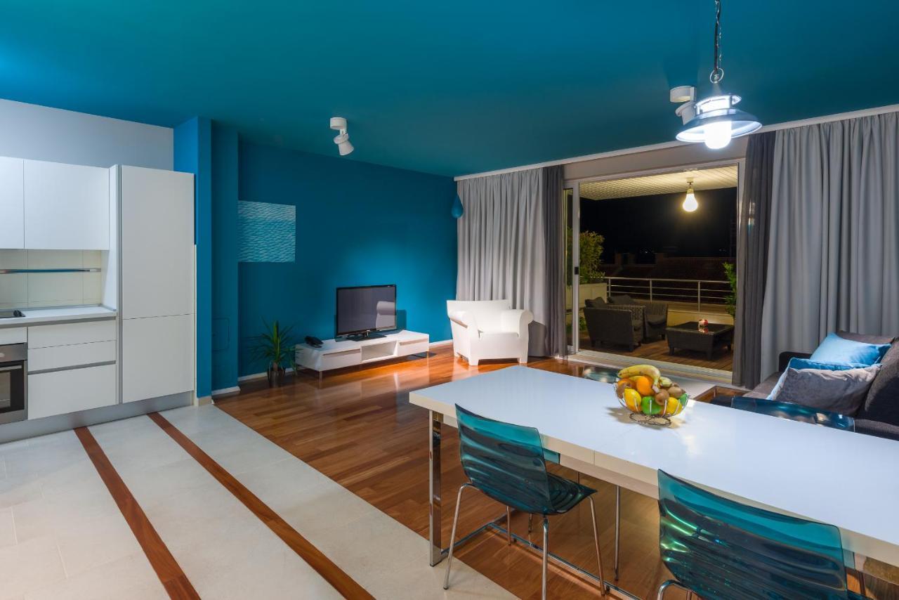 Apartments Villa Azzurra ボル エクステリア 写真